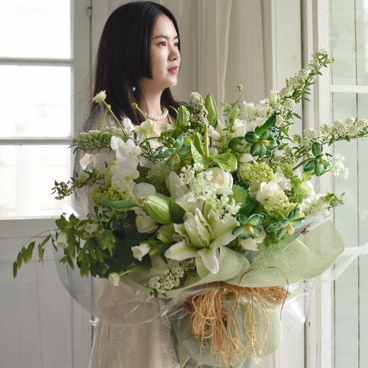 《绿里奇迹》白绿色春意盎然花束 商品图0