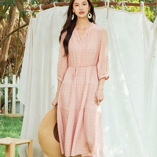 玳莎真丝V领蛋糕连衣裙2024新款休闲粉色印花夏季收腰中长款裙子  EB35310 商品图0