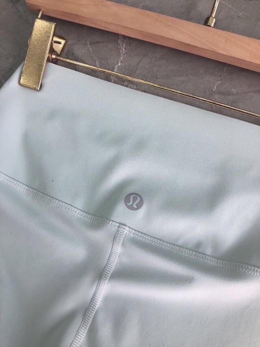 点此购买 lululemon Unlimit High-Rise女士薄款瑜伽裤 LL 286636 商品图11