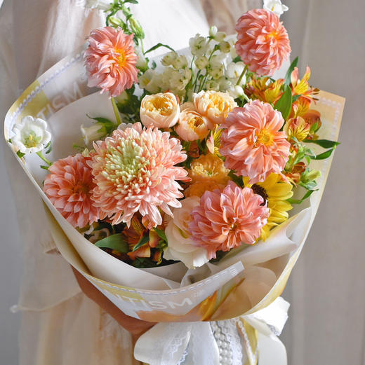 《春晖》奶油桃子花束 商品图4