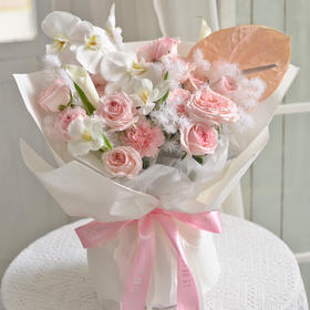 《仙子之吻》粉荔枝蝴蝶兰郁金香花束