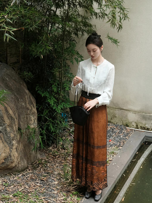 盛唐婧 |真丝香云纱重缎马面裙-黄色 商品图5