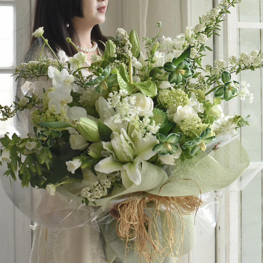《绿里奇迹》白绿色春意盎然花束 商品图1