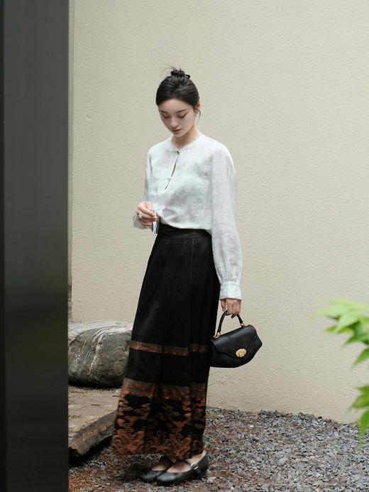 盛唐婧 |真丝香云纱重缎马面裙-黑色 商品图8