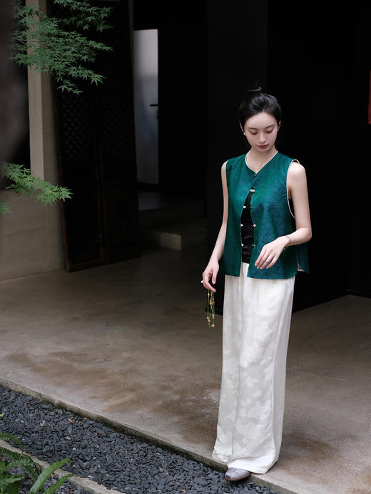 盛唐婧 |提花真丝缎双面穿对襟马甲-绿色 商品图12