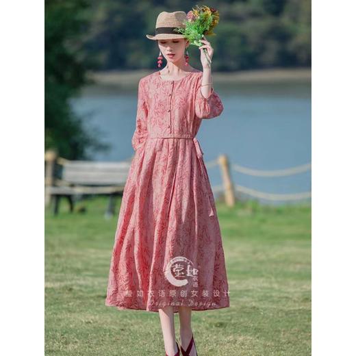 雀说 复古圆领收腰显瘦宽松印花七分袖棉麻连衣裙 D016-981 商品图1