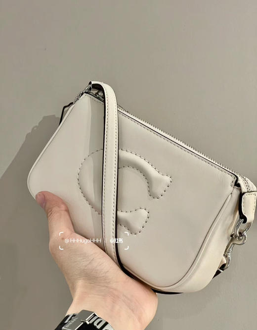 奶呼呼！Coach nolita19麻将包 浮雕logo 商品图1