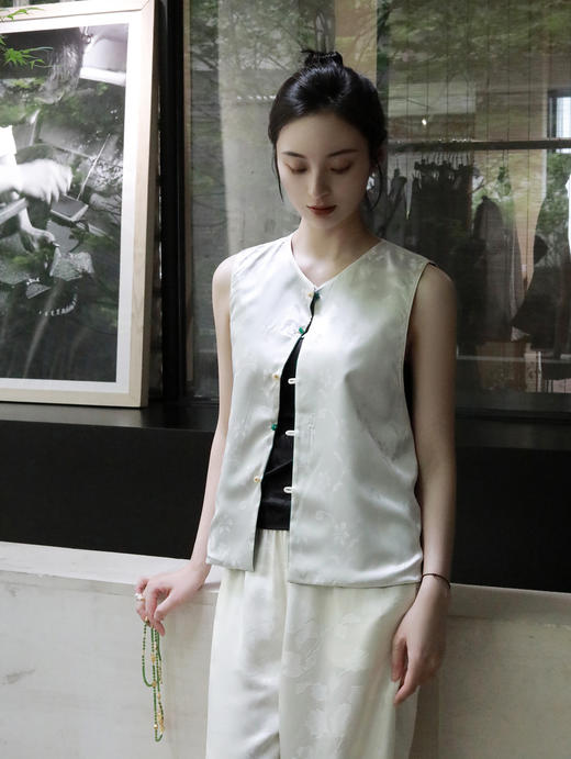 盛唐婧 |提花真丝缎双面穿对襟马甲-绿色 商品图1
