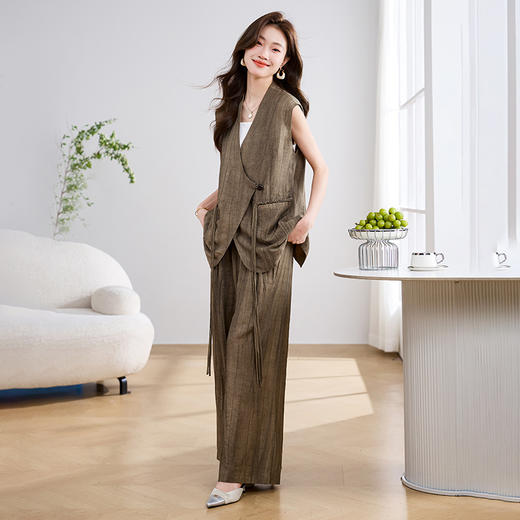 HRFS-29709时尚复古简洁优雅套装夏季上新气质设计高级感阔腿裤两件套 商品图3