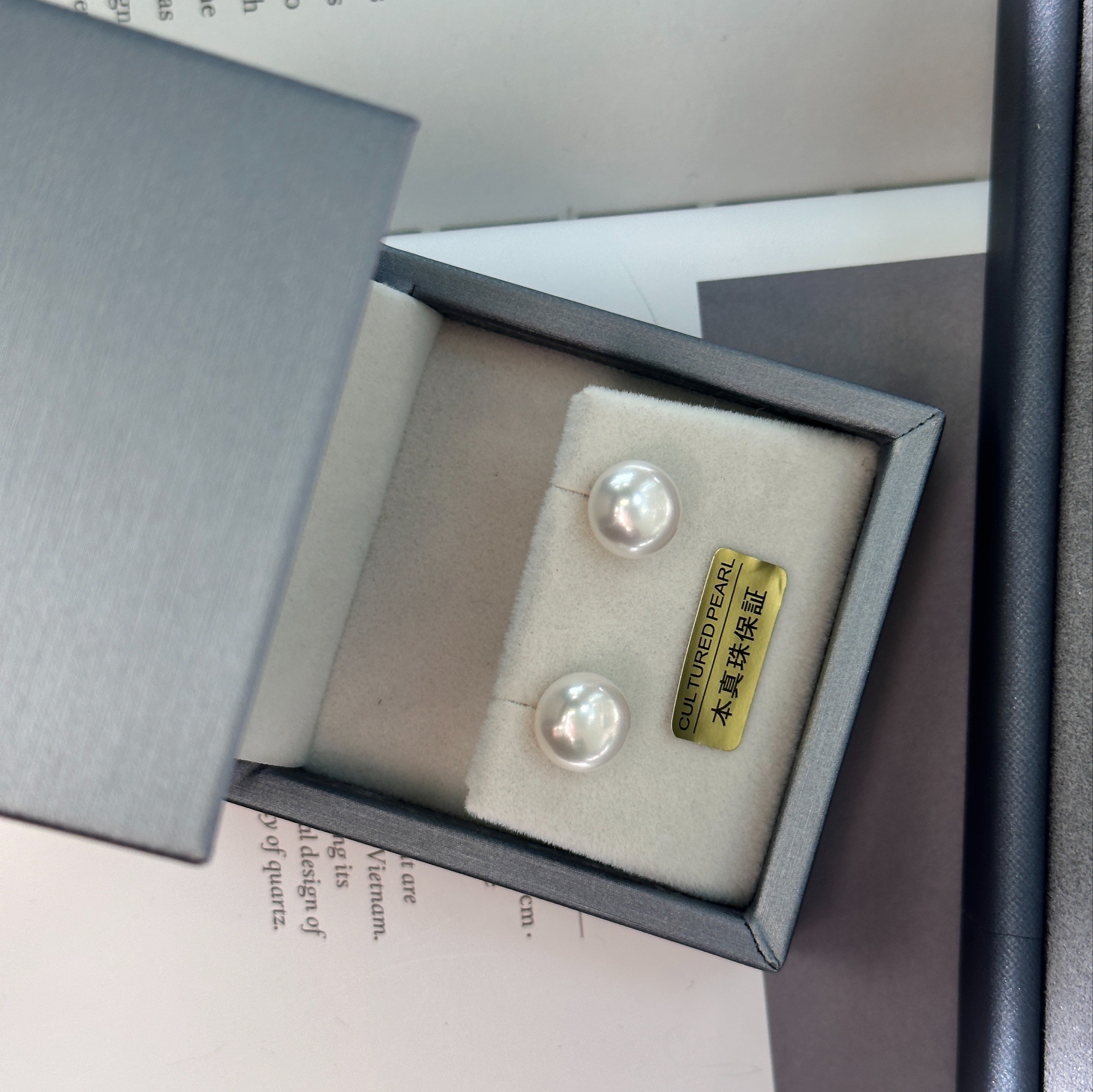 甄珠贝 9-10mm馒头珠耳钉，ji光基本无暇 日常百搭 这个价格不要错过