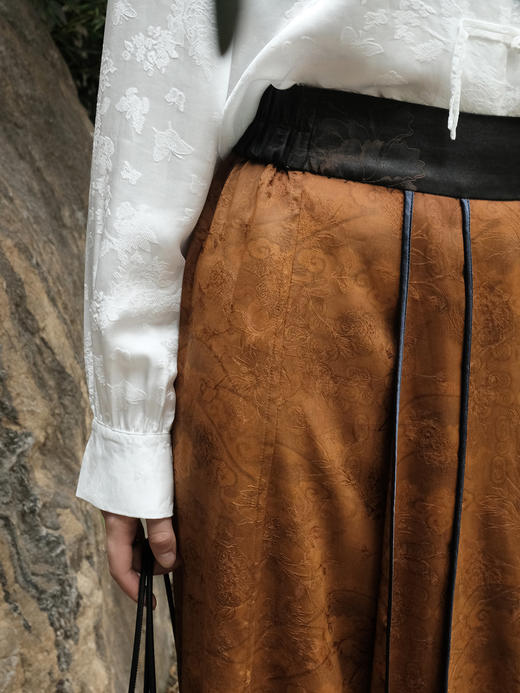 盛唐婧 |真丝香云纱重缎马面裙-黄色 商品图2