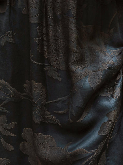 盛唐婧 |真丝香云纱前开叉半身直筒裙 商品图4