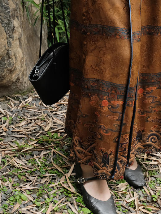 盛唐婧 |真丝香云纱重缎马面裙-黄色 商品图3