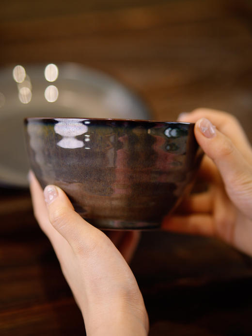 5件套💰89‼️久光在售❗️品牌直发❗️【游器物星汉灿烂/月洒清辉套装】 🔺礼盒包装发货🔺大碗+小碗+口杯+汤盘+小汤勺 ✅上等精致陶瓷✅圆型碟面，移动间浮动光影 ✅窑变工艺+十余道复杂工序 商品图7