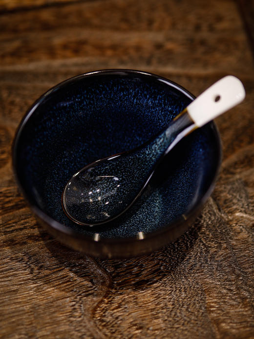 5件套💰89‼️久光在售❗️品牌直发❗️【游器物星汉灿烂/月洒清辉套装】 🔺礼盒包装发货🔺大碗+小碗+口杯+汤盘+小汤勺 ✅上等精致陶瓷✅圆型碟面，移动间浮动光影 ✅窑变工艺+十余道复杂工序 商品图5