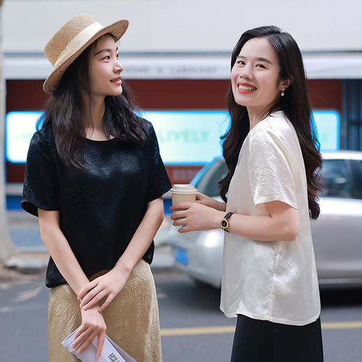 【福利清仓】{圆领| V领}100%醋酸 轻奢肌理 自带光泽短袖T 商品图2