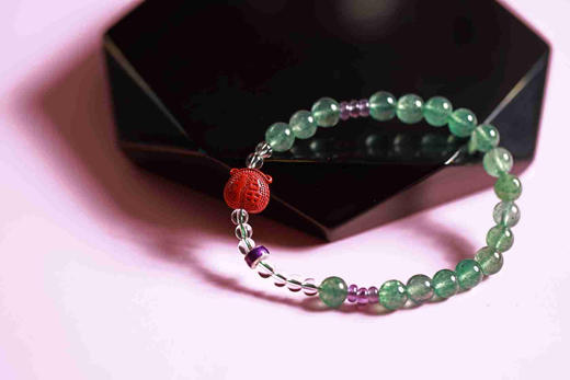 YLCM0004°绿草莓晶+朱砂双耳福袋手串 商品图0