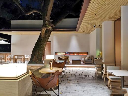 开在公园里的庭院度假风西餐厅 商品图0