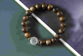 YLQN0012°绿棋楠+白水晶回纹珠手串1.0