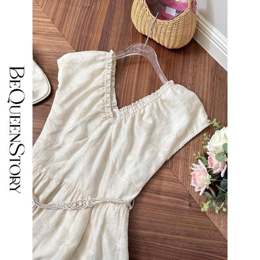 BeQueenStory【静语茶歇】重工气质刺绣抽褶收腰显瘦V领连衣裙夏新 商品图3