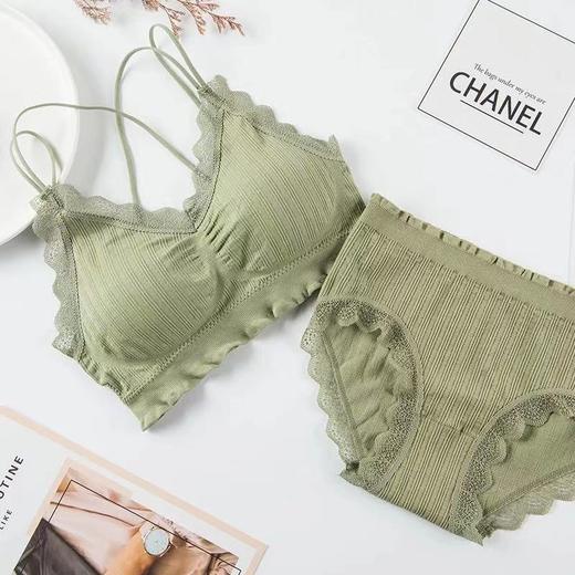 【新品福利！同款内裤免费送！】蕾丝透气无钢圈抹胸套装，性感交叉肩带，24小时舒适包容。美丽抹胸套装，让你尽显优雅与魅力，露背大方的女王范儿！ 商品图10