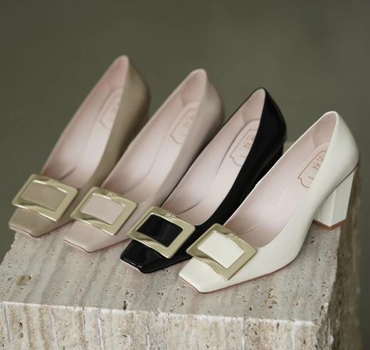 万年经典  7cm粗跟方扣单鞋  漆皮单鞋  高跟鞋通勤单鞋 商品图2