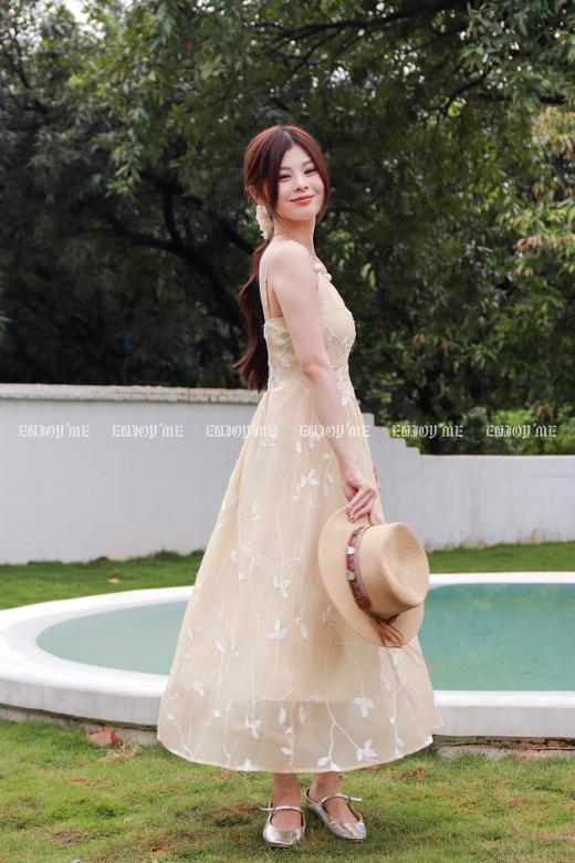 【门店同款】ENJOY夏季浪漫-C法式刺绣V领吊带裙 157542932 商品图1