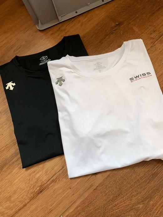 点此购买 迪桑特夏季男子训练速干圆领短袖T恤 TUO  286853 商品图8