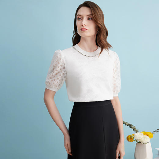 EITIE爱特爱夏季新款气质千金感灯笼袖莱赛尔白色针织衫上衣B2401316 商品图1
