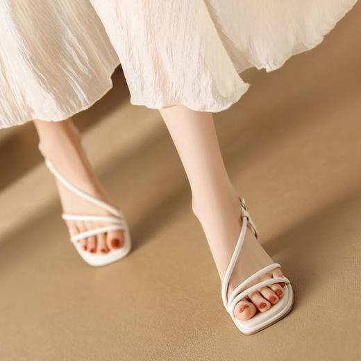 ZHR则则法式复古粗跟凉鞋2024新款时尚百搭洋气沙滩凉鞋简约女鞋 商品图5