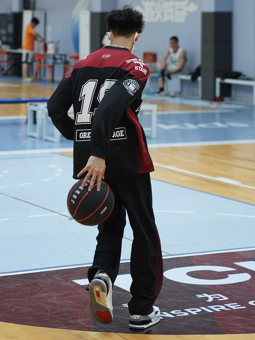 LUSHISI秋冬训练篮球跑步炽热拼接主题运动长裤薄拼色设计抽绳裤 商品图1