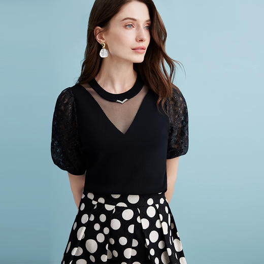 EITIE爱特爱夏季新款镂空网纱气质圆领黑色莱赛尔针织衫上衣B2401318 商品图2