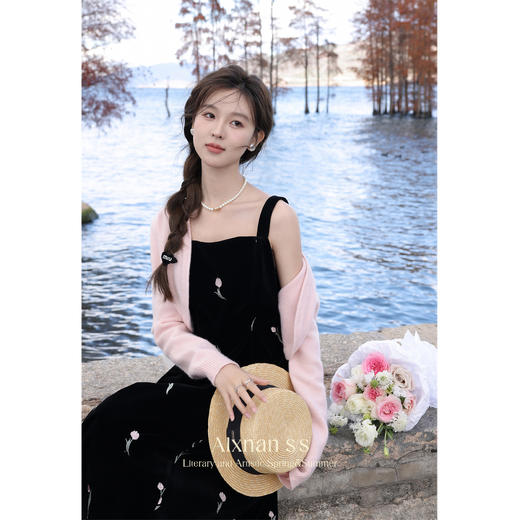 鹿向南《落日悸动》法式高级吊带连衣裙2024春夏新款收腰显瘦裙子L33303-1 商品图2