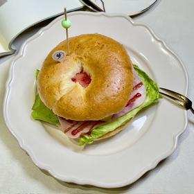 火腿贝果三明治（早餐）