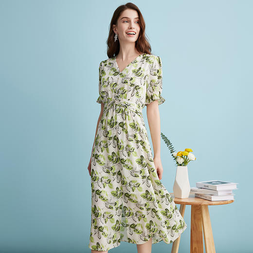 EITIE爱特爱夏季新款夏日清新绿色印花通勤时尚收腰V领连衣裙B2407364 商品图3