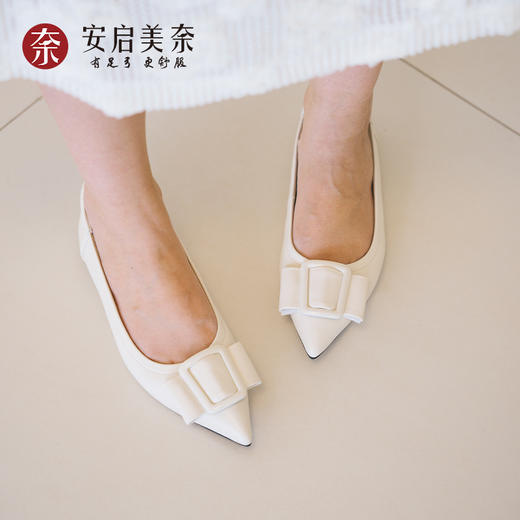 安启美奈方扣尖头单鞋，鞋垫贴合足部，舒适包裹不累脚 商品图3
