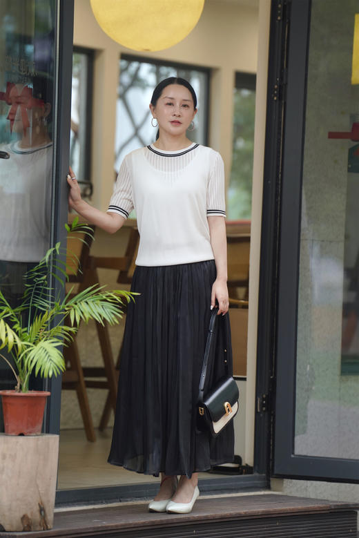 臣禾	珠光半裙	JZ242030175 商品图3