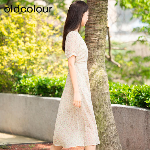 oldcolour夏季新款法式V领碎花浪漫收腰休闲连衣裙女GP21101727 商品图1