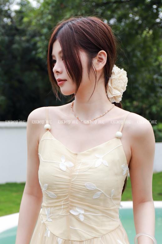 【门店同款】ENJOY夏季浪漫-C法式刺绣V领吊带裙 157542932 商品图5