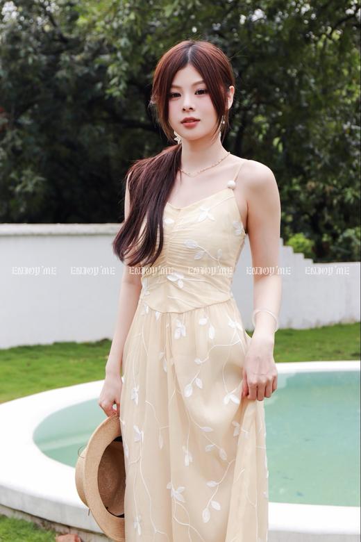 【门店同款】ENJOY夏季浪漫-C法式刺绣V领吊带裙 157542932 商品图4