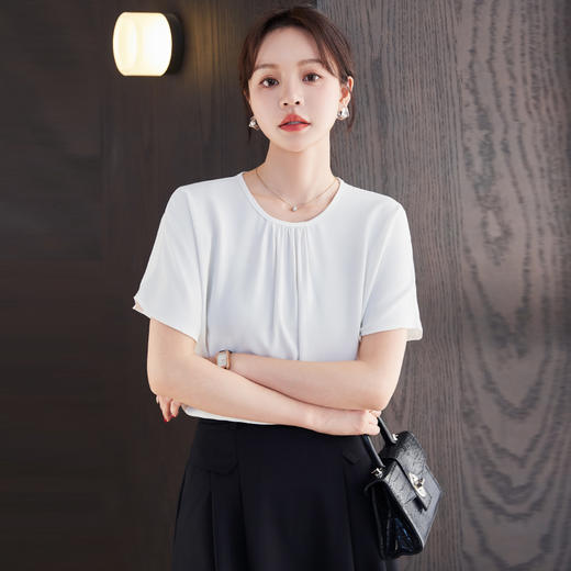 气质白色洋气显瘦简约衬衣女时尚休闲夏季宽松圆领纯色衬衫 商品图1