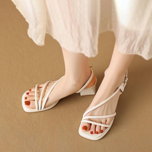 ZHR则则法式复古粗跟凉鞋2024新款时尚百搭洋气沙滩凉鞋简约女鞋 商品图4