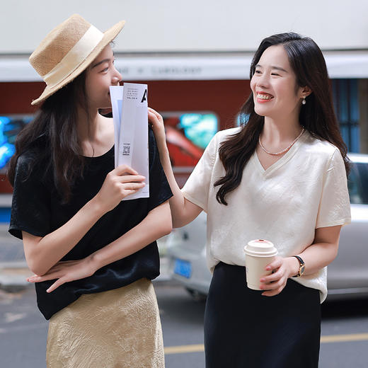 【福利清仓】{圆领| V领}100%醋酸 轻奢肌理 自带光泽短袖T 商品图3