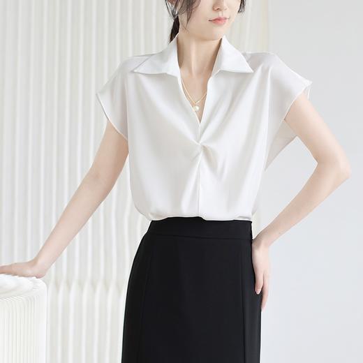 韩版设计感扭结链条落肩短袖衬衫女夏款V翻领通勤缎面显瘦衬衣_ym 商品图1