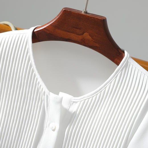 【商务简约】罗蒙女士长袖衬衫舒适百搭优雅通勤圆领系扣衬衫女 商品图3