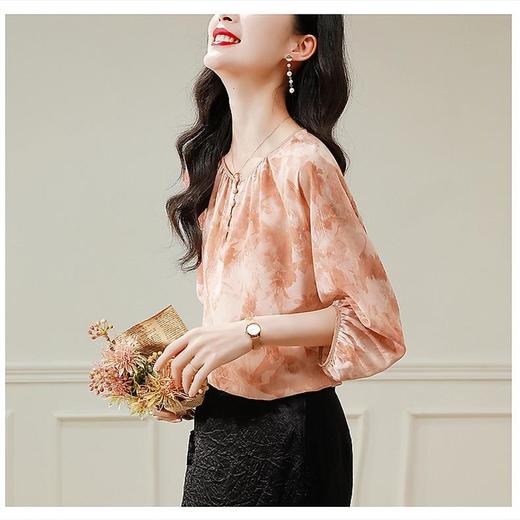 SMZ16615 2024夏季新款小众减龄法式轻熟别致薄款气质印花七分袖上衣 商品图3
