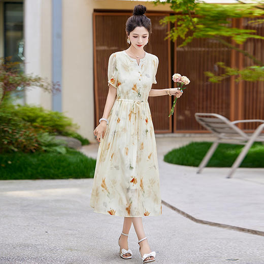 WZNHWX5609 2024年夏季上新气质时尚清新甜美风洋气百搭收腰显瘦碎花连衣裙 商品图3