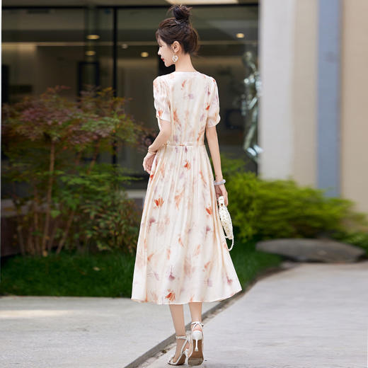 WZNHWX5609 2024年夏季上新气质时尚清新甜美风洋气百搭收腰显瘦碎花连衣裙 商品图2