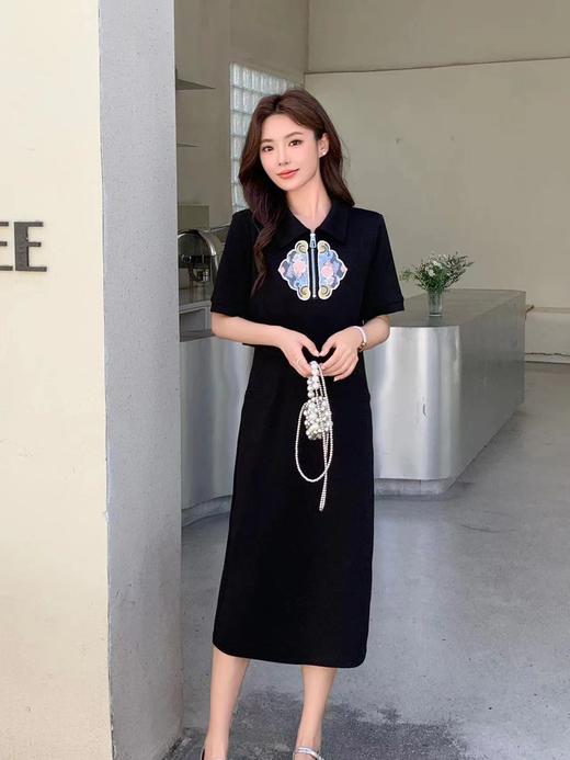 今日促→微脏8825国风假两件刺绣款连衣裙-喜出 商品图1