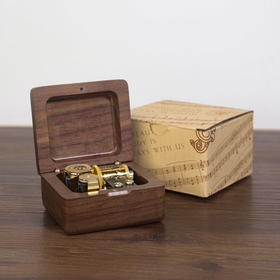 胡桃木发条八音盒